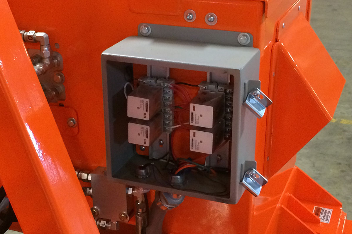 EZ Grout Machine Wiring Panel Box Power Disconnect 1.JPG